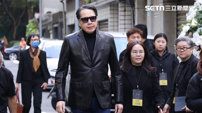 坣娜追思會現場曝光 歐陽龍痛別天使好友