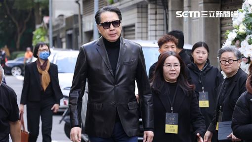 坣娜追思會現場曝光　歐陽龍痛別天使好友