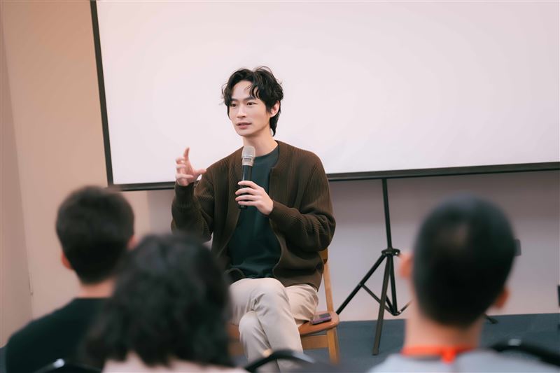 黃河助陣「台語台表演班」高雄班熱力開課 。(圖/公視台語台提供)