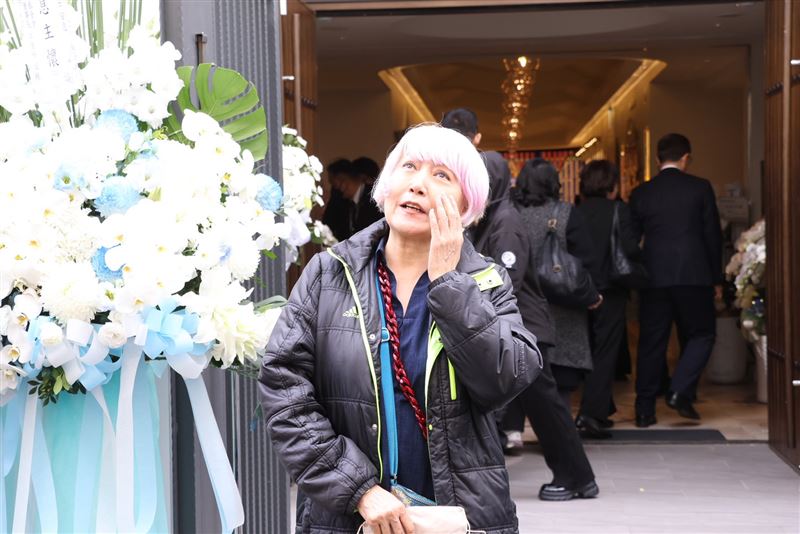 包翠英坦言罹癌期間,經常心想「會不會下個就是我(離世)」。(圖/記者鄭孟晃攝影)