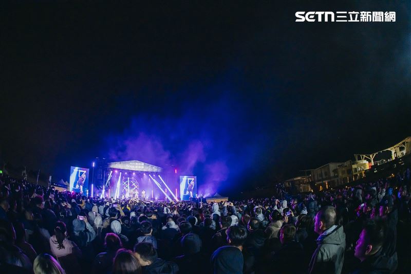 西拉雅5COOL音樂節官田登場,玖壹壹壓軸嗨唱首日湧入2萬樂迷。(圖/翻攝畫面)