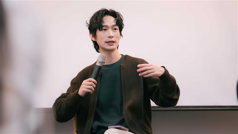 金鐘視帝升格講師　唸《國語日報》練台語