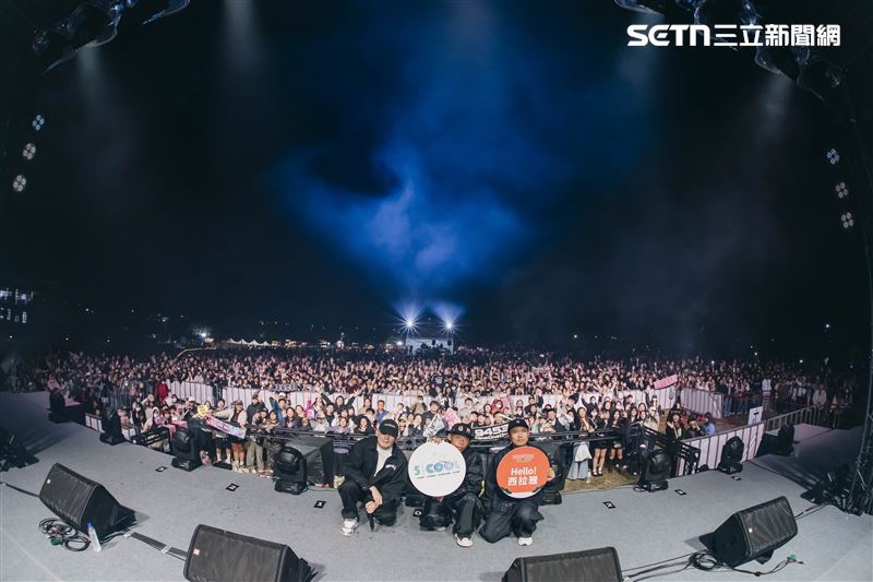 西拉雅5COOL音樂節官田登場,玖壹壹壓軸嗨唱首日湧入2萬樂迷。(圖/翻攝畫面)