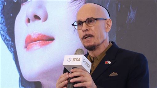 坣娜過世前失聲失明　薛智偉緊握雙手道別