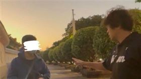 沈伯洋帶女兒在中正紀念堂散步遭遇林男攔路辱罵。（圖／翻攝自沈伯洋臉書）