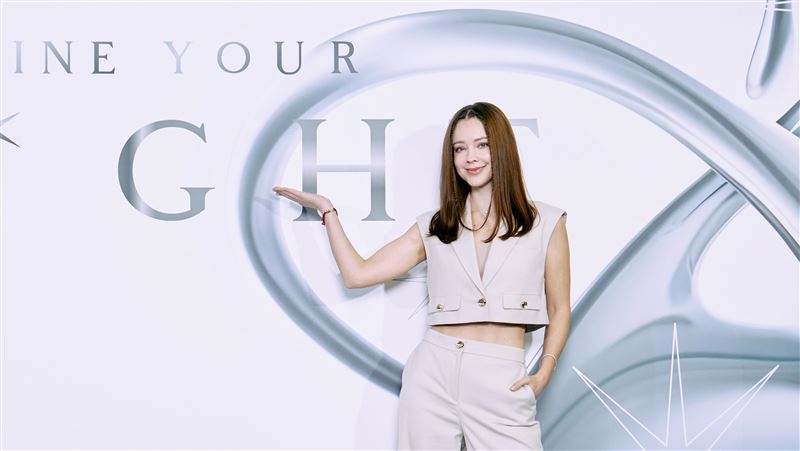 才哽咽離開台灣！安妮背後「大咖金主」曝