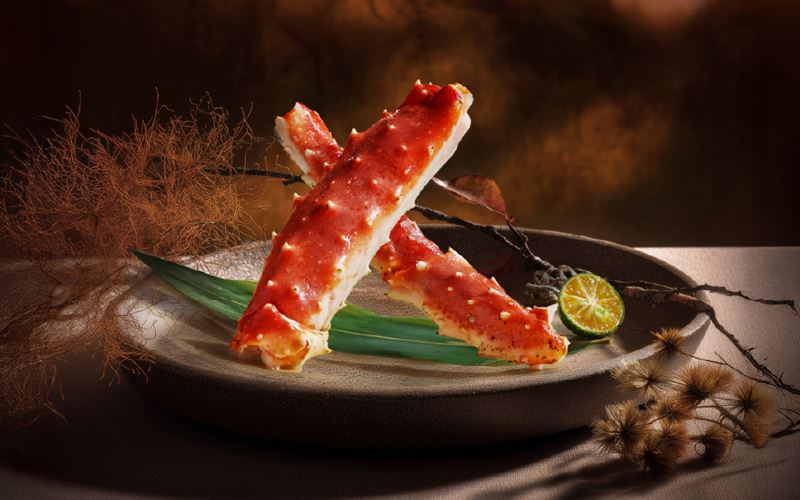 「阪前」本季提供限量單品優惠,加價499元可大啖原價980元的極上帝王蟹腳。(圖/品牌業者提供)