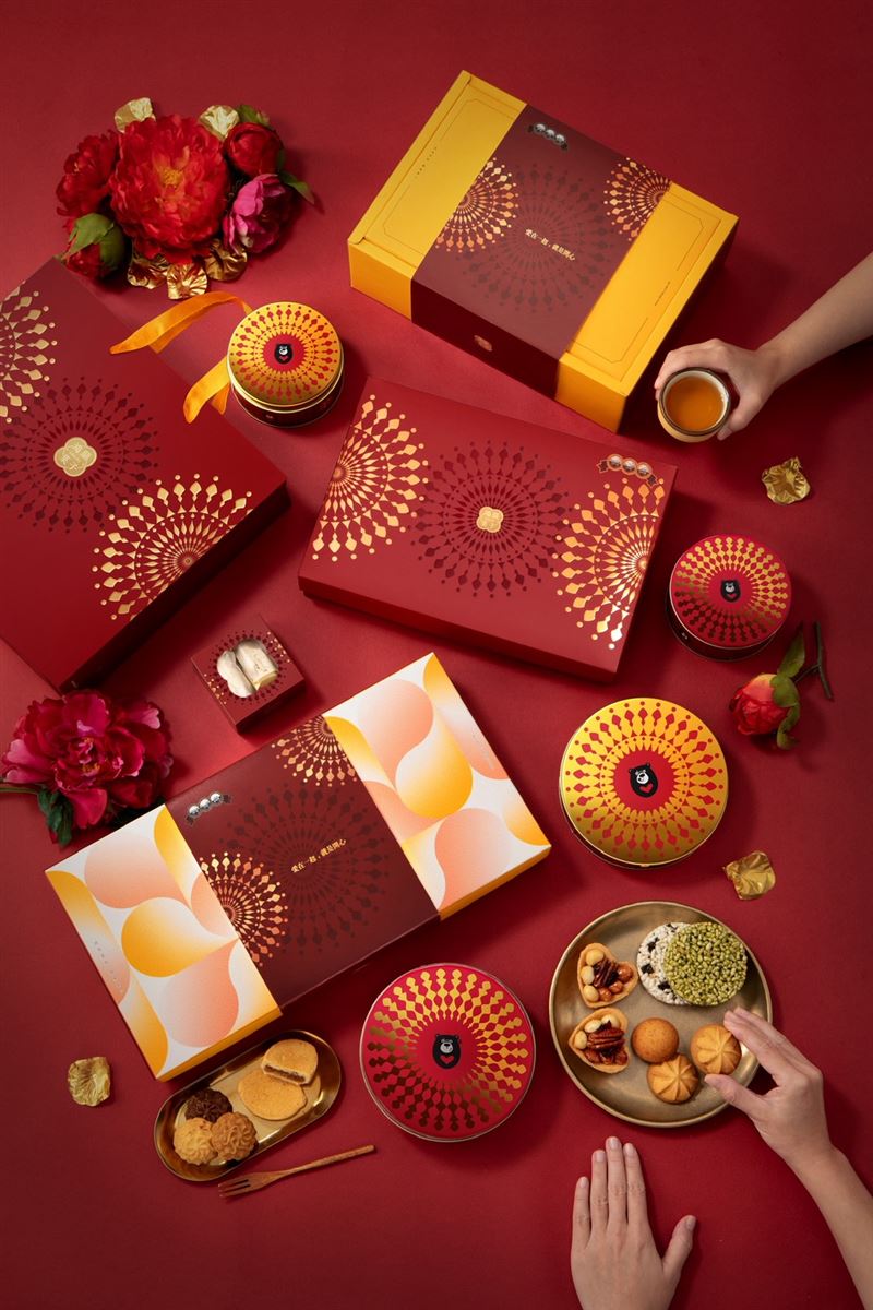 鴻鼎菓子今年馬年主題以「愛在一起,就是開心」作為出發點,象徵新的一年從分享與陪伴開始。(圖/品牌業者提供)