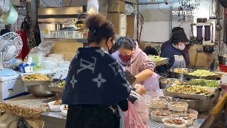 獨／市場坐落豪宅區　開豪車、穿名牌買菜