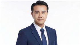 群益證券周經翔分析師卻認為，隨著時間推移，華爾街對AI的態度正逐漸出現微妙轉變，從最初的高度樂觀，走向更為謹慎、甚至開始納入風險評價的重新審視。這樣的轉變，並非否定AI的長期價值，而是市場開始意識到，當投資敘事過度集中、估值快速膨脹，而實際獲利能力尚未全面兌現時，風險往往會以更具體、也更劇烈的方式浮現。（圖／周經翔）