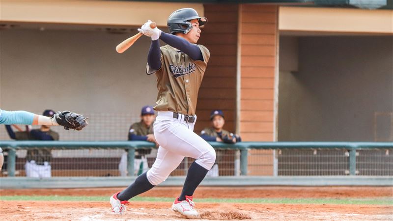 東京壇原涼佑從新北藍楊曜丞手中開轟。(圖/大會提供)