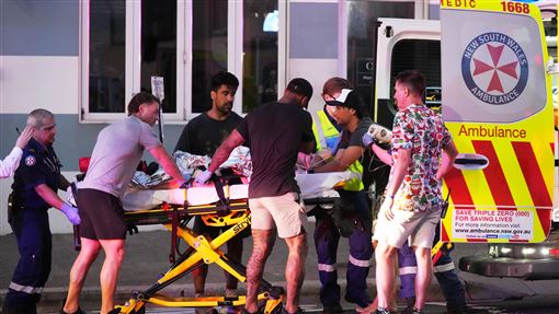 澳洲恐攻案增至16死　槍手身分曝為父子檔