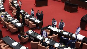 行政院不副署就是獨裁？他嗆：有種去倒閣