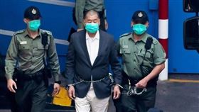 黎智英獄中心情催淚曝光：「監獄無法羞辱你；能羞辱你的，只有自己」。（圖／資料照、翻攝自IG @supportjimmylai、明白文化提供、組合圖／AP授權） 