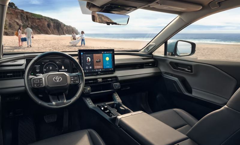 內裝則提供單色與雙色樣式。(圖/翻攝自TOYOTA)