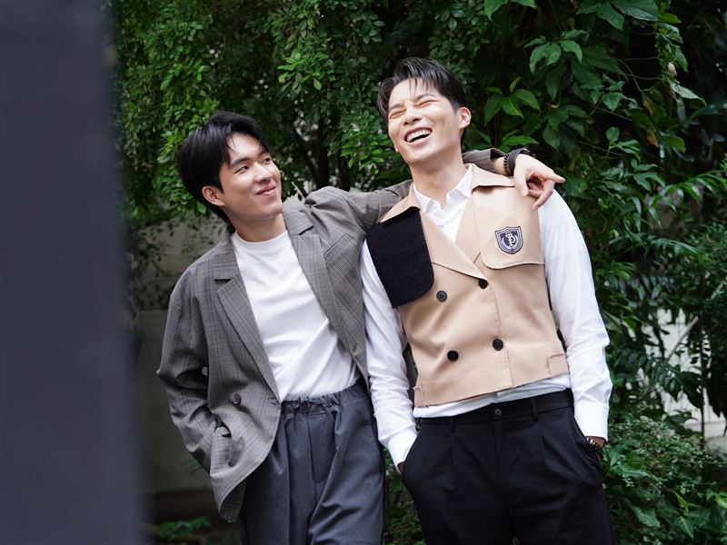 郭方儒(左)與宋偉恩合作。(圖/記者趙于瑩攝影)