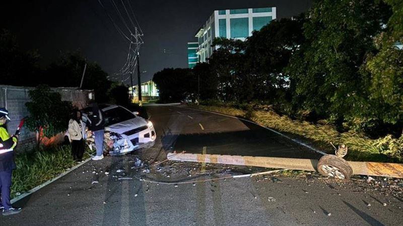 桃園1615戶晚間突停電 男酒駕撞斷電線桿