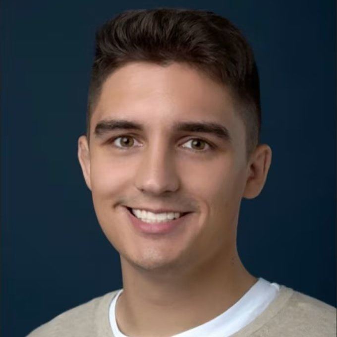 布朗大學槍擊案的嫌犯、年僅24歲的退伍軍人艾瑞克森。據其社群帳號資料,他原計畫秋季轉至布朗大學就讀。(圖/翻攝自X平台 @JoshHall2024)