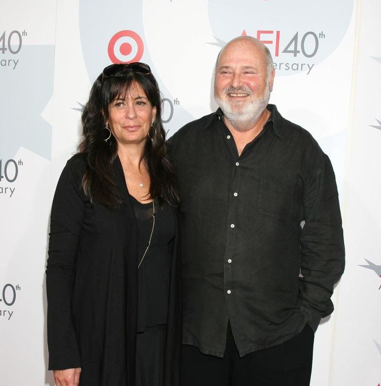 羅伯雷納與妻子米凱萊(Michele Singer Reiner)。(圖/翻攝自X平台)