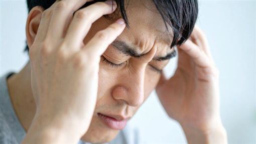 「耳石脫落」在冬季，醫解「5大」症狀！