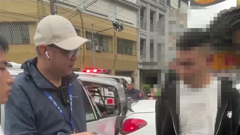 警方逮捕肇事的林姓監控手。(圖/翻攝畫面)