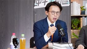 黃國昌接受主持人黃光芹節目《中午來開匯》專訪。（圖／CNEWS匯流新聞網提供） 