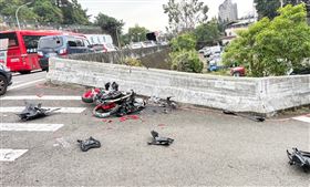 台中,無照,重機,暴衝,墜橋（圖／翻攝畫面）
