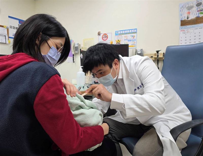 陳立倫醫師建議,熟記腸病毒重症的早期警訊,如有異狀要及早就醫。(圖/大千綜合醫院提供)
