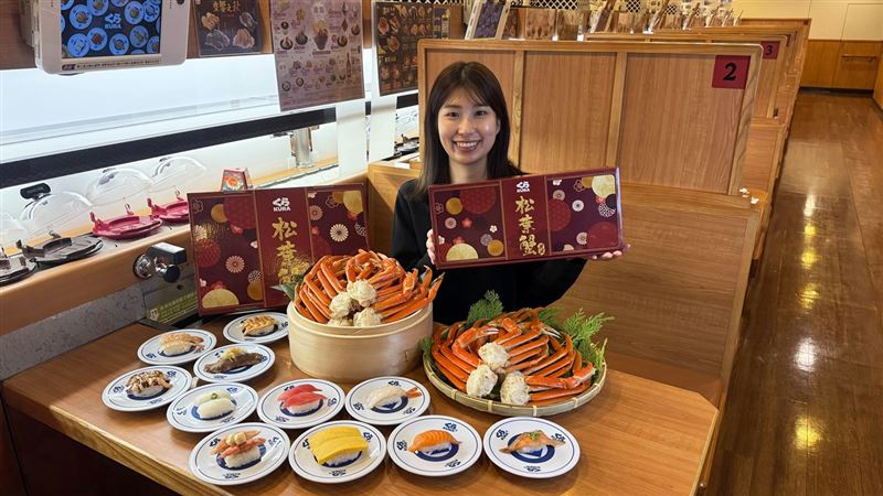 「嚴選豪華松葉蟹」禮盒12月15日起開放線上預購,限量2,500盒。(圖/品牌業者提供)