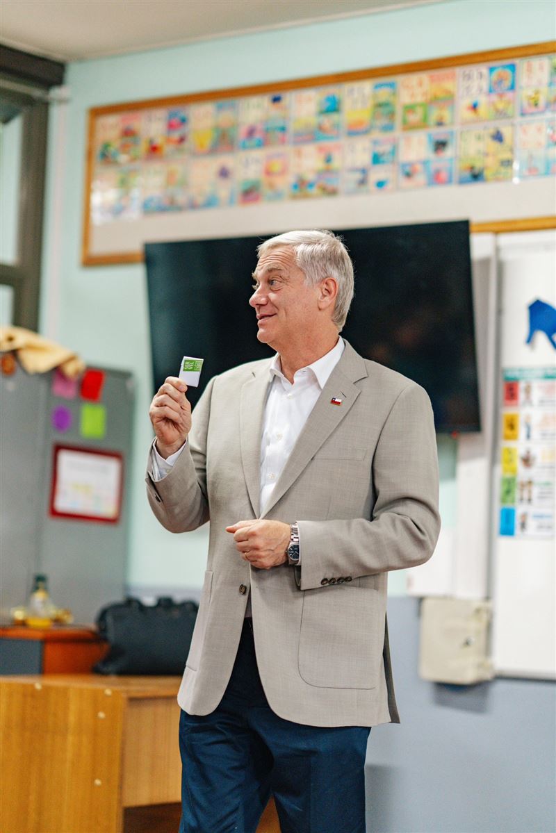 智利極右派政治人物卡斯特，14日決選以58%得票率利壓共產黨對手賈拉，贏得第38屆總統寶座。（圖／翻攝自X平台 @joseantoniokast）