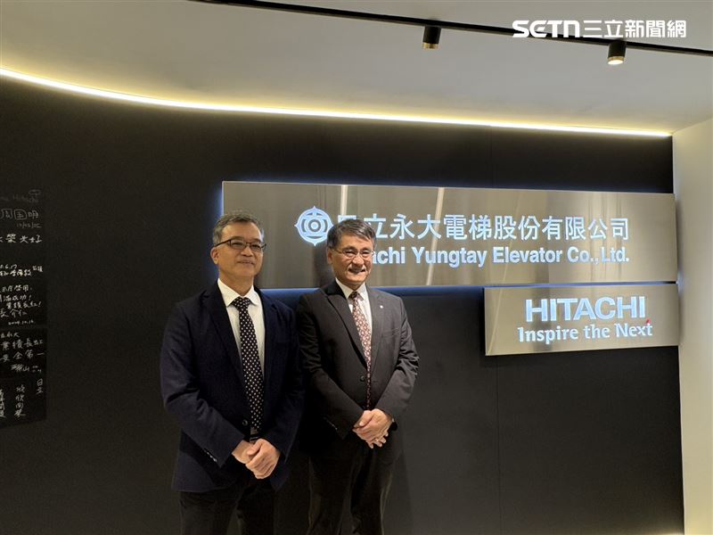 電梯大廠日立永大電梯汰舊換新業務逆勢成長17%,使整體接單量僅小幅衰退7%;在產品結構調整與維保業務支撐下,全年營業額仍可望年增約1%。事長井手浩二(左)、總經理沈裕舜(右)(圖/記者王文承攝影)