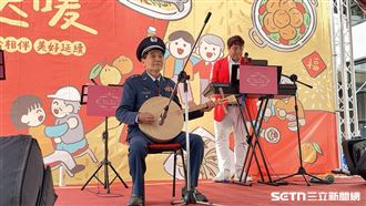 曾參加五燈獎！7旬爺穿軍服彈月琴帥翻了