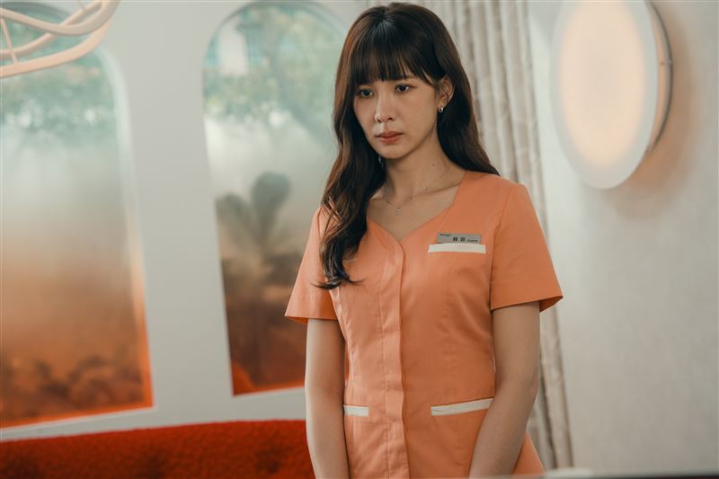 安心亞不知母親劉瑞琪要動性別重置手術,忍不住發怒質問。(圖/六魚文創提供)