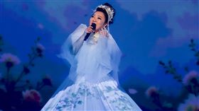 白冰冰華麗演出。（圖／民視提供） 