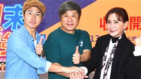 歐漢聲(左)、胡瓜、陳亞蘭慶功。（圖／華視提供） 