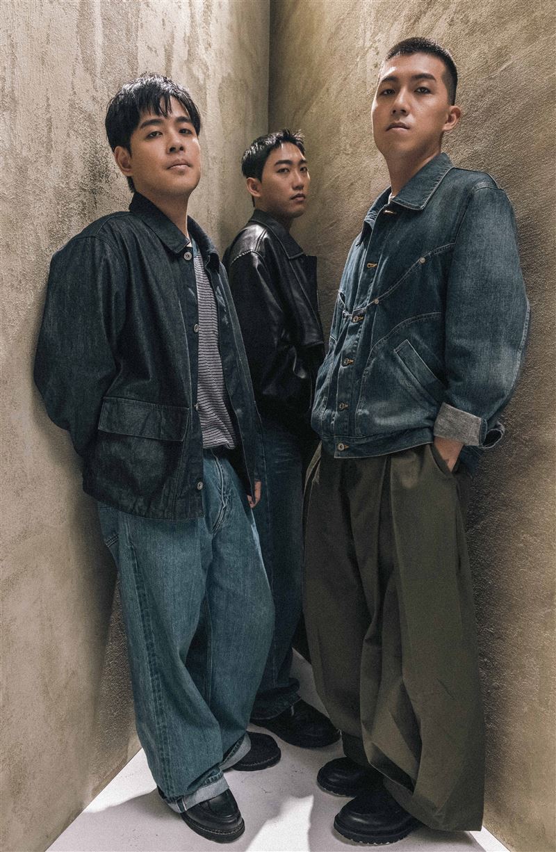 「靈魂沙發」Poopoo(左起)、亨利、本山推出新作品《失望的山》。(圖/放飛音樂提供)