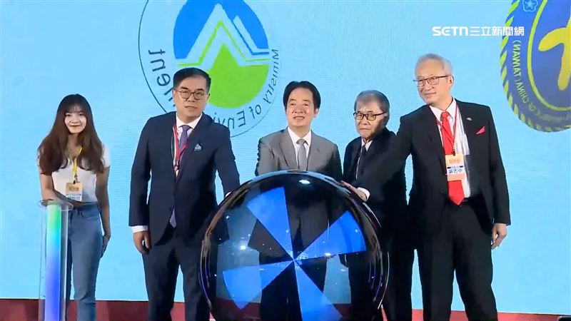 「青年百億海外圓夢基金計畫」創辦第一年已經送1400位台灣青年成功走向世界實現夢想