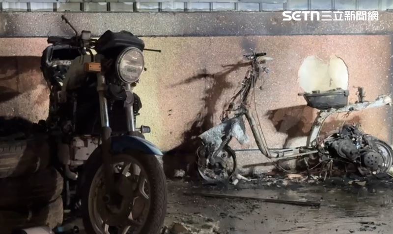 機械、車床等生財器具全燒剩骨架。(圖/翻攝畫面)