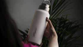 保溫瓶、保溫杯、水壺（示意圖／翻攝自unsplash）