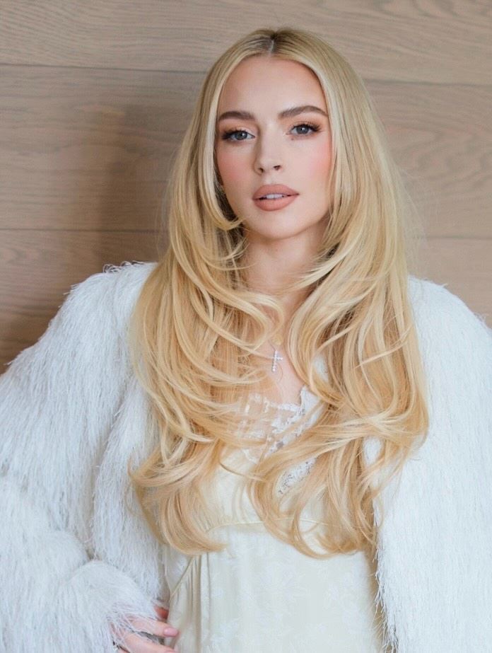 琳賽蘿涵近期頻頻在社群與活動媒體曝光,整個人狀態好到凍齡回春。(圖/翻攝自IG @lindsaylohan)