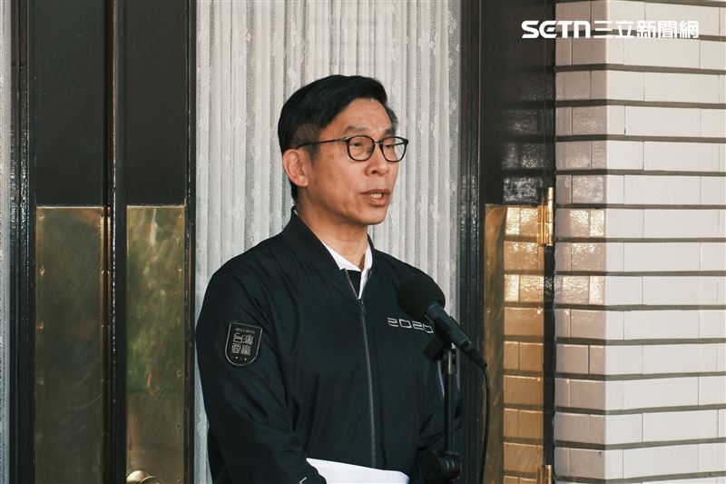 鍾佳濱表示，藍白不敢倒閣，只敢要人民上街頭背書，「我們覺得遺憾」。（圖／記者楊士誼攝影）