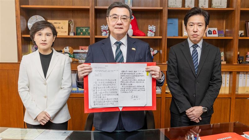 卓榮泰不副署財劃法 媒體人:藍白照妖鏡