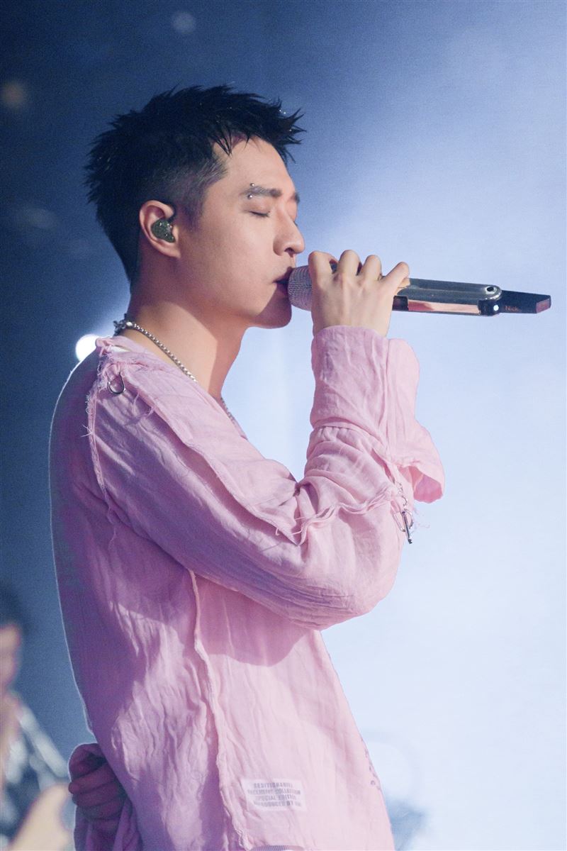 周湯豪受邀唱婚禮。(圖/環球音樂提供)