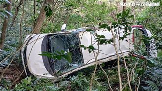 新北瑞芳驚悚車禍！汽車墜山谷、駕駛送醫