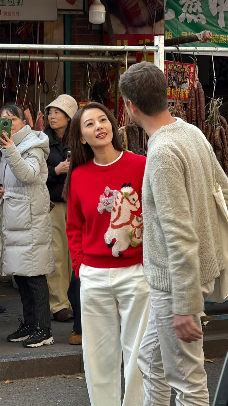 高圓圓錄製綜藝節目使用替身演員被酸。(圖/翻攝自微博)