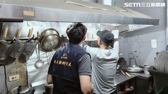 五花馬吃到蟑螂！牛肉捲餅驚見油亮小強