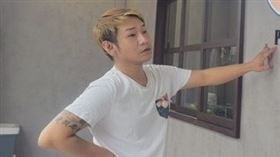 台南,賓士車,垃圾車,酒駕,男友,清潔員,酒測值,女友,鹽酥鴨,扒趴鴨,老闆（圖／翻攝自臉書）