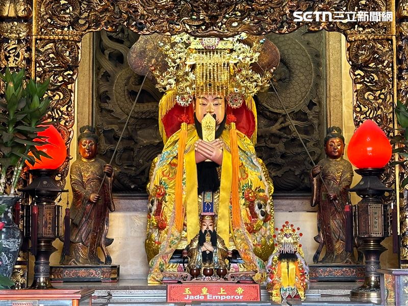 在天赦日祭拜玉皇大帝請求赦罪，再補財庫、求好運，就能事半功倍。（圖／楊登嵙提供）