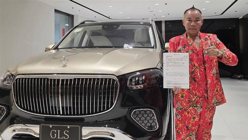 才入手千萬邁巴赫「吊車大王」又看中這台