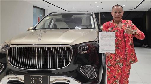 才入手千萬邁巴赫「吊車大王」又看中這台